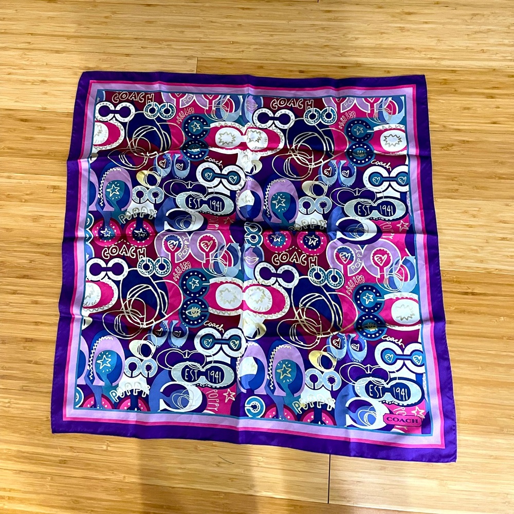 Coach Poppy scarf 26x26 Nwot